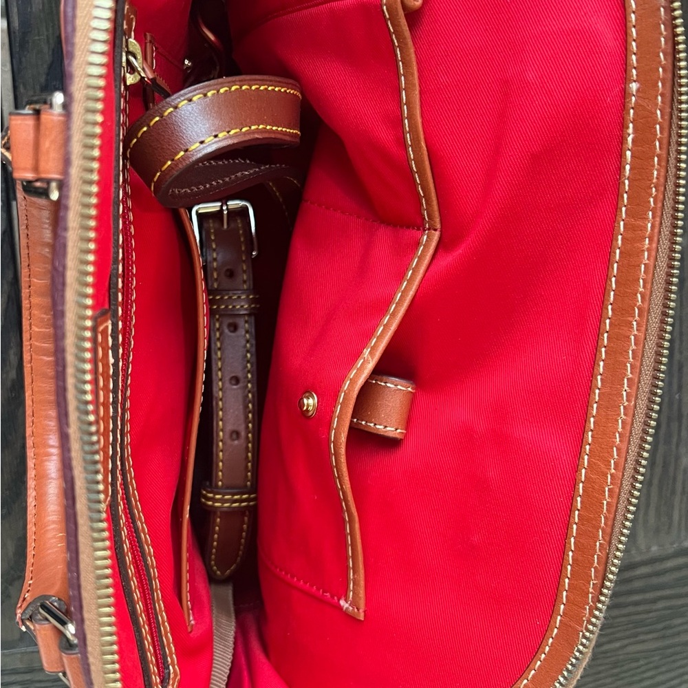 Vintage Dooney & Bourke Burgundy and Tan Satchel- See photos for any flaws - Picture 7 of 8